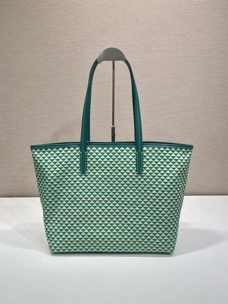 Pra*a tote bags
